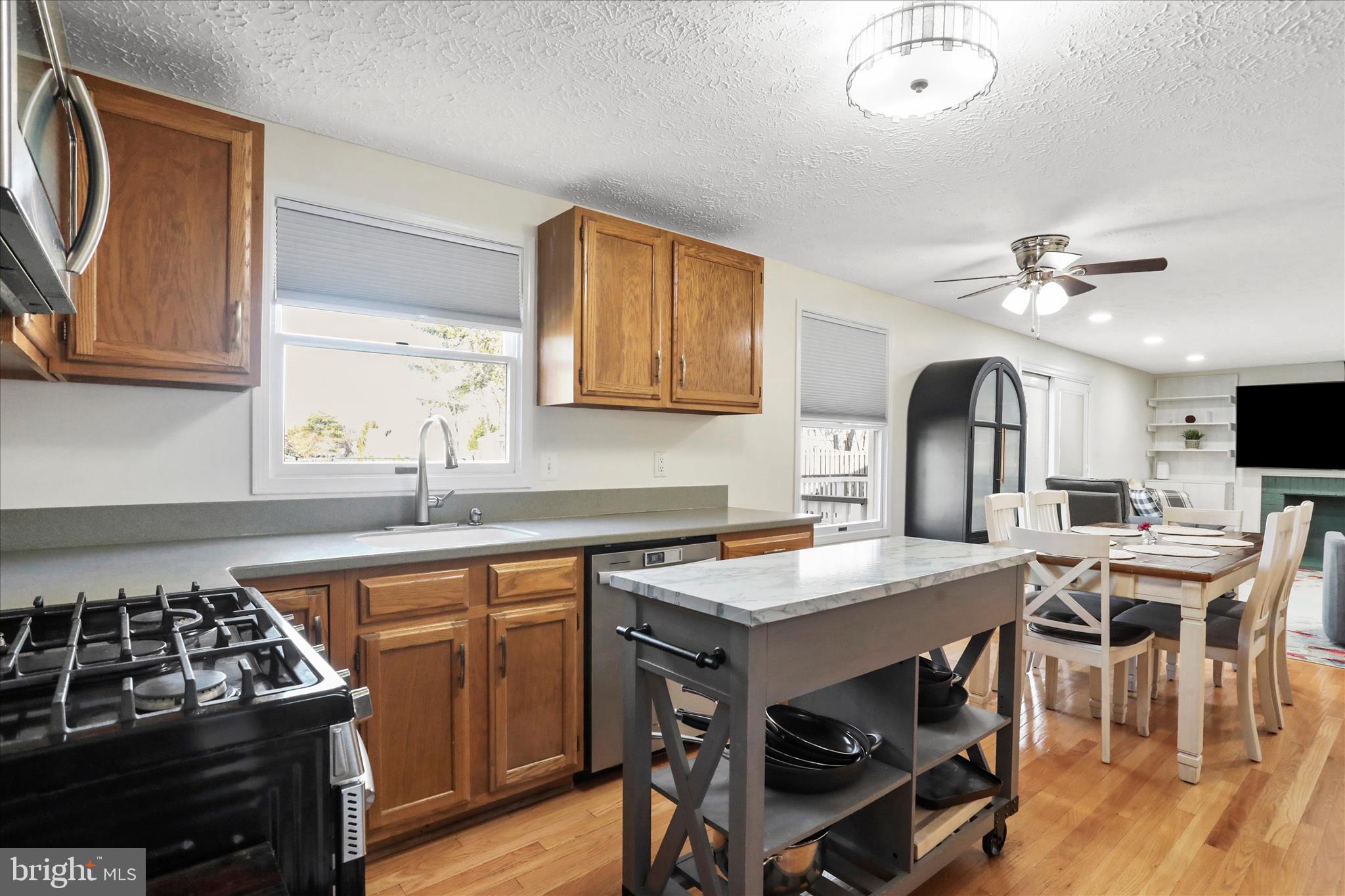 5435 TREE LINE DRIVE