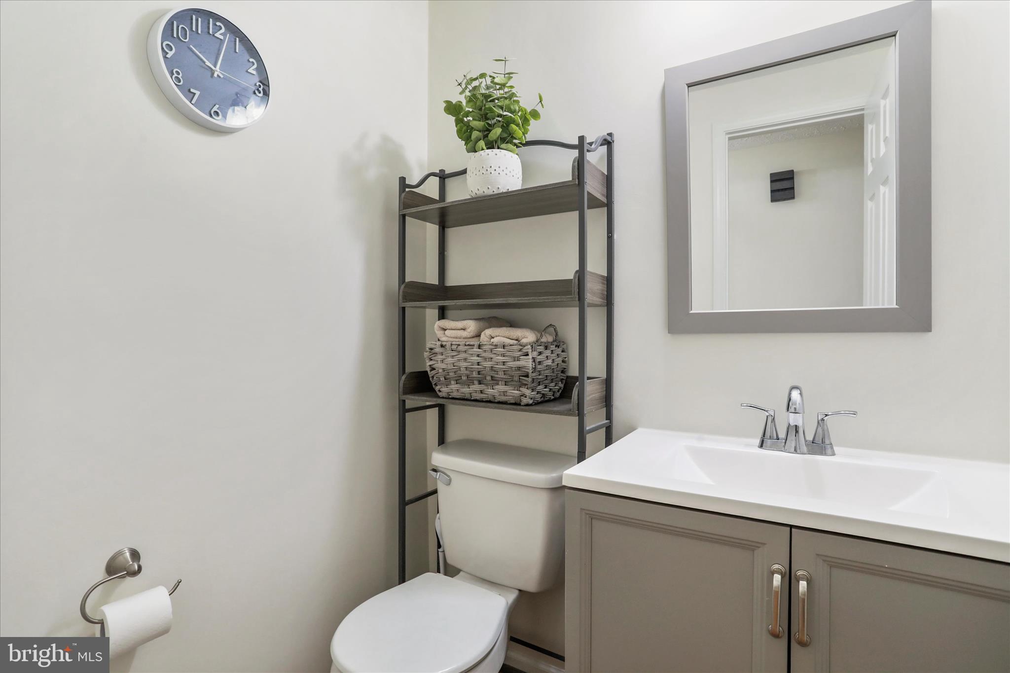 5435 TREE LINE DRIVE