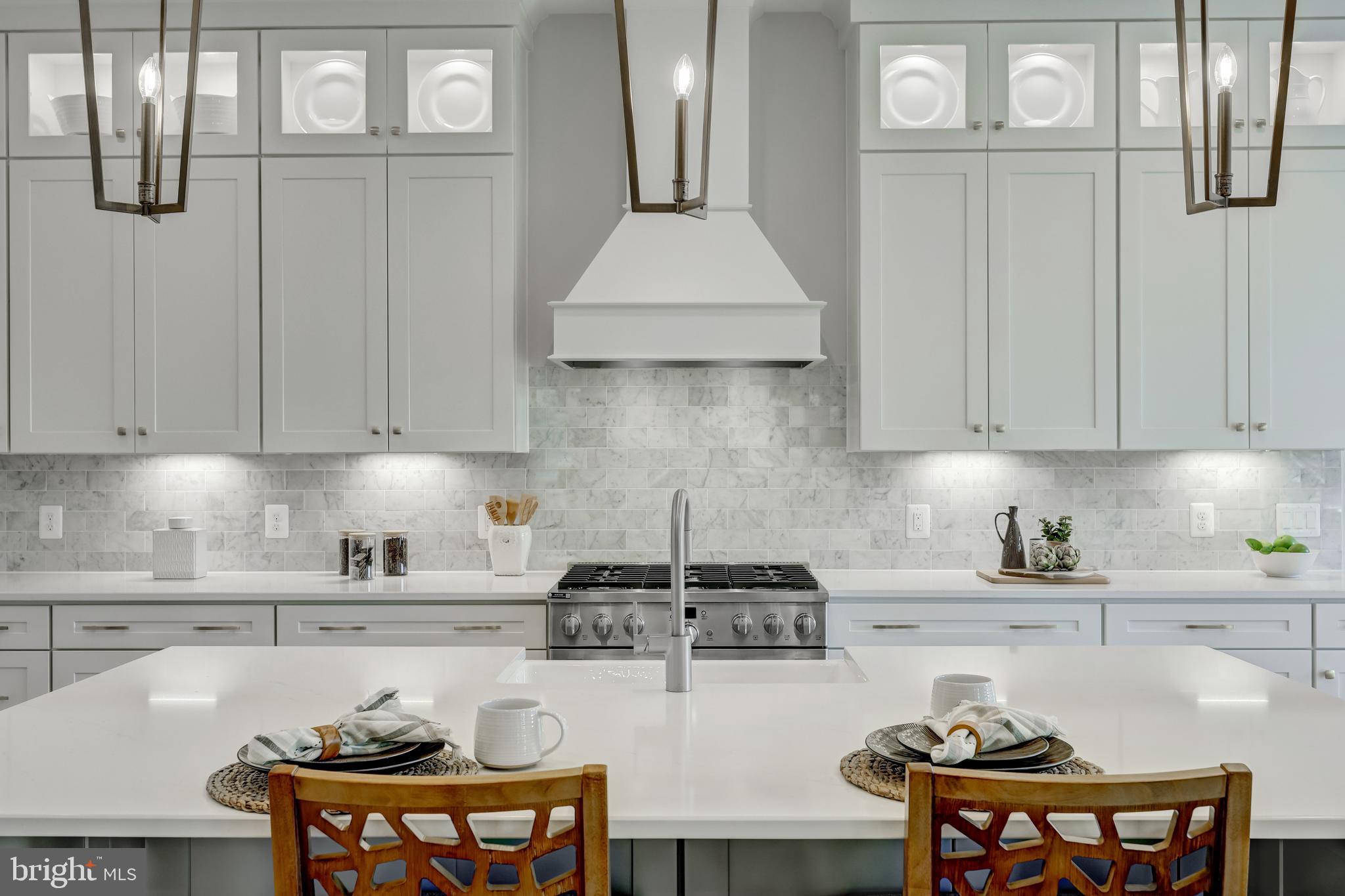 903 HILLCREST DRIVE SW