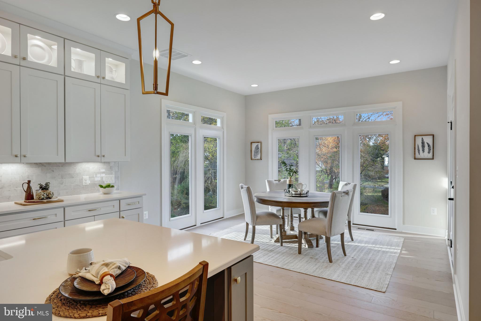 903 HILLCREST DRIVE SW