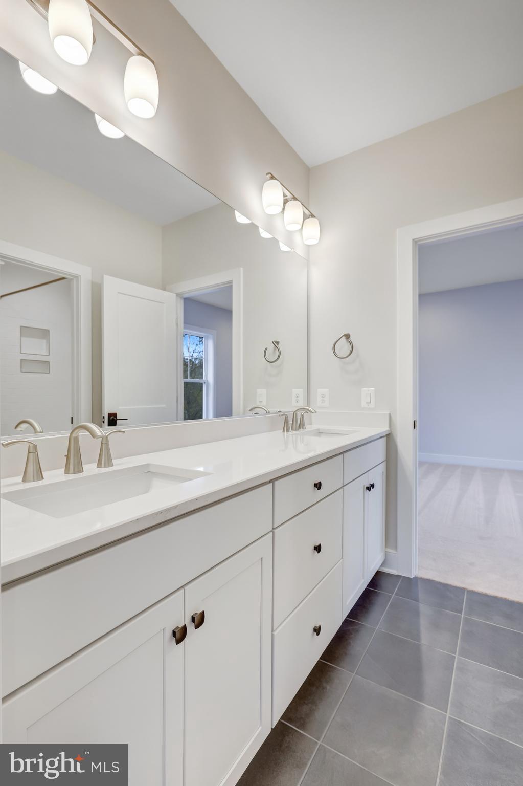 903 HILLCREST DRIVE SW