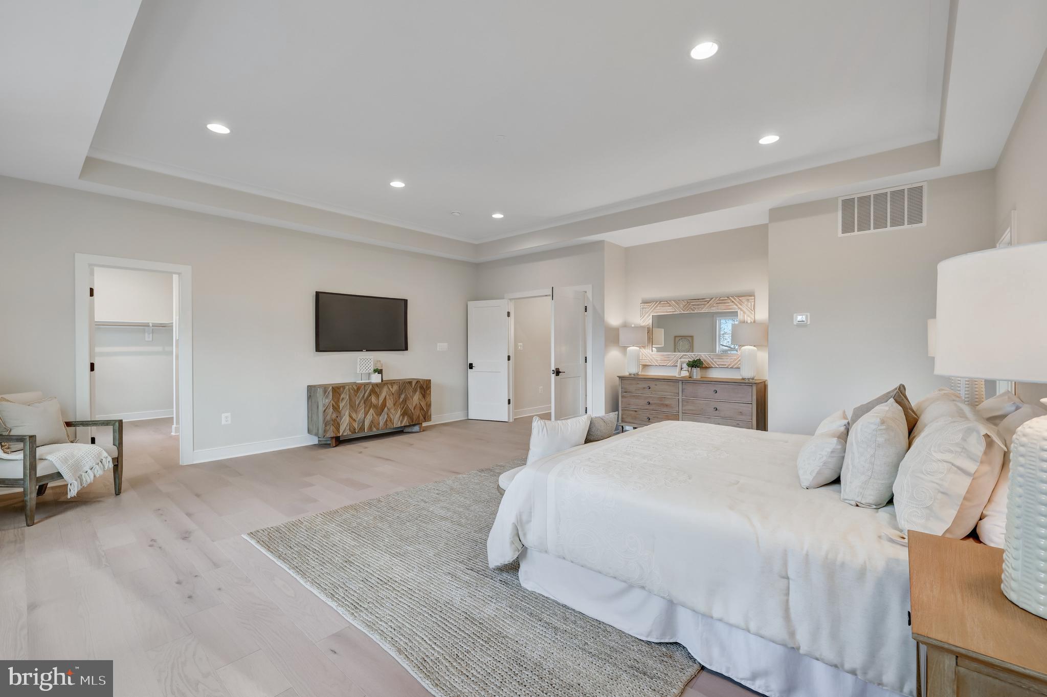 903 HILLCREST DRIVE SW