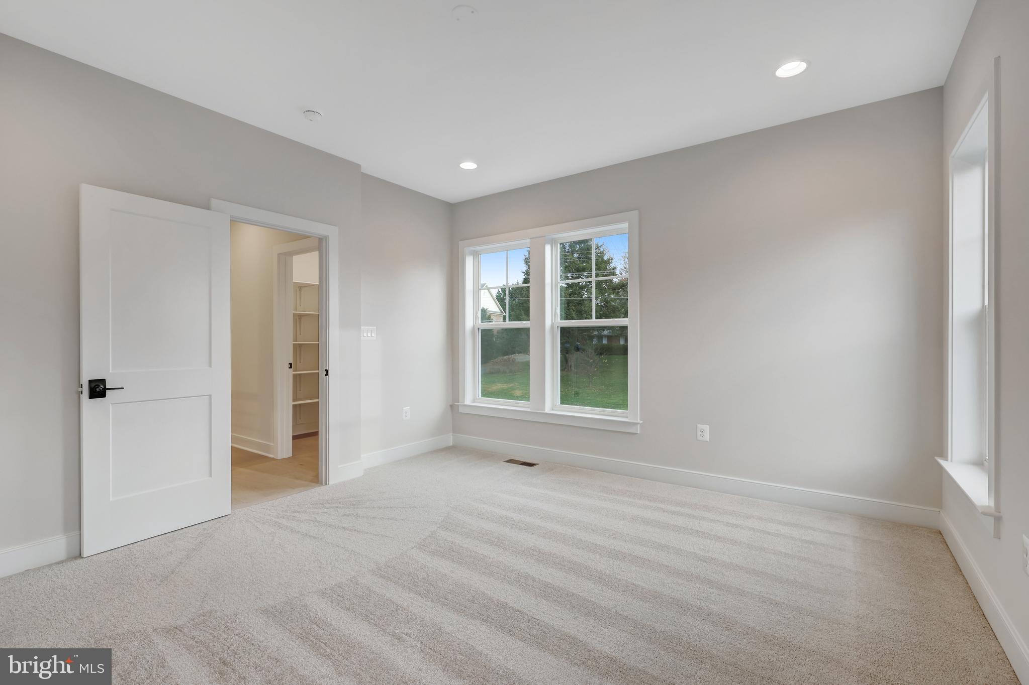 903 HILLCREST DRIVE SW