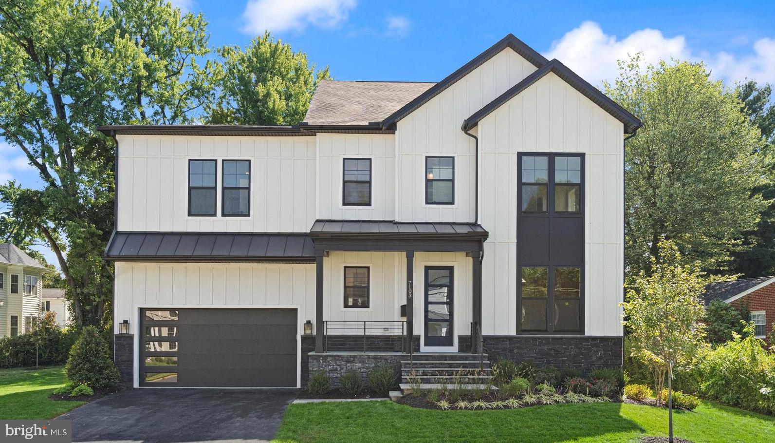 903 HILLCREST DRIVE SW