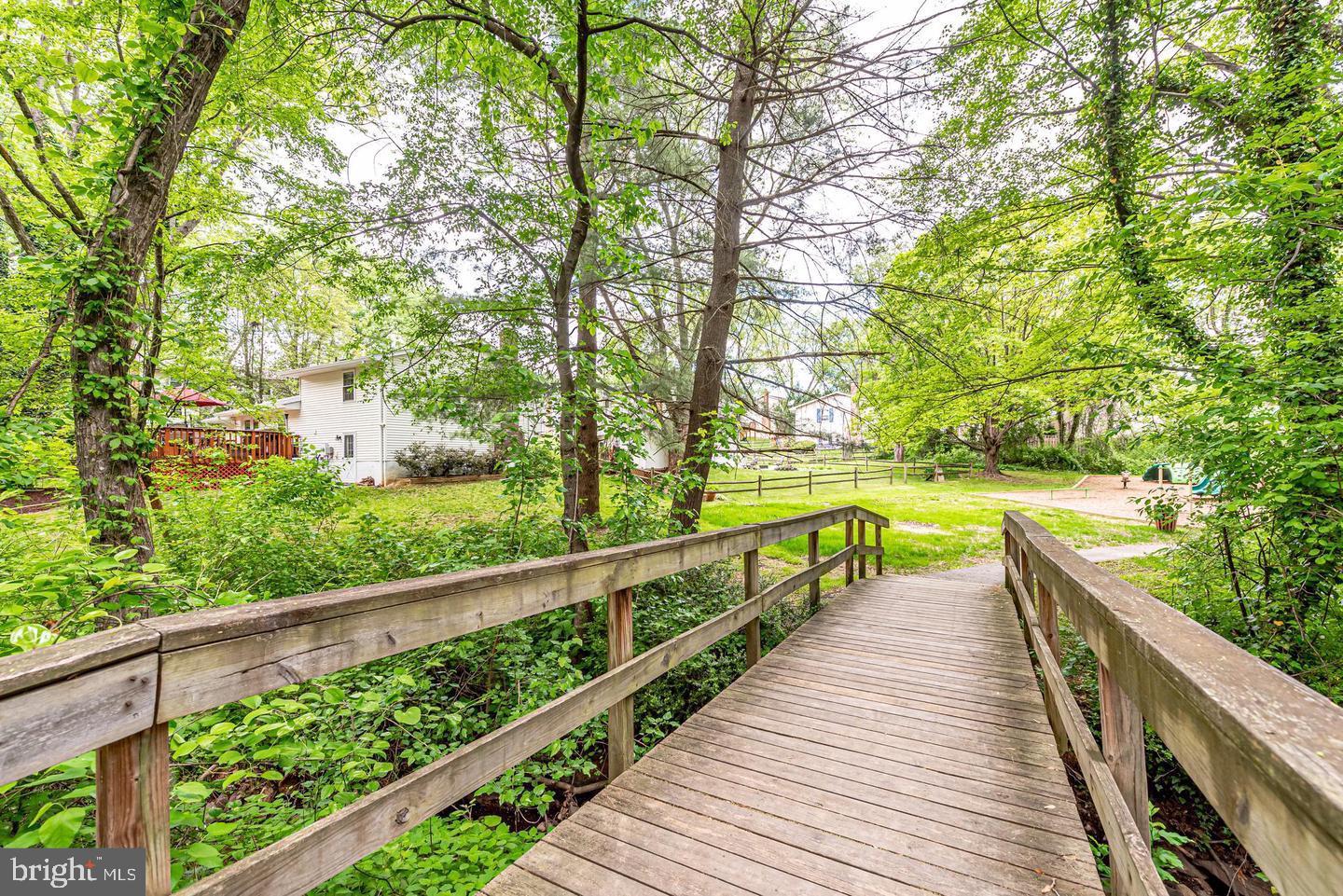 5703 OAK STAKE COURT