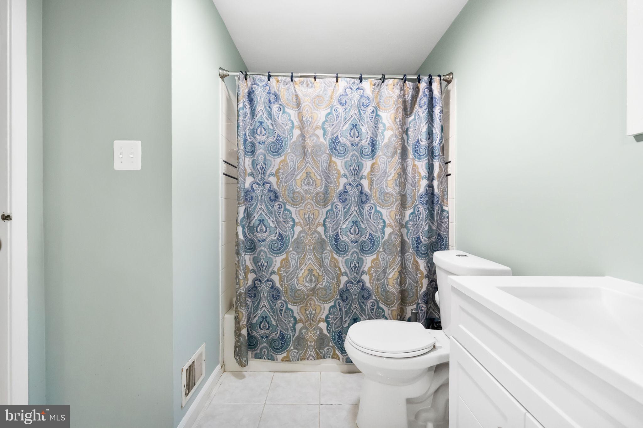 5703 OAK STAKE COURT