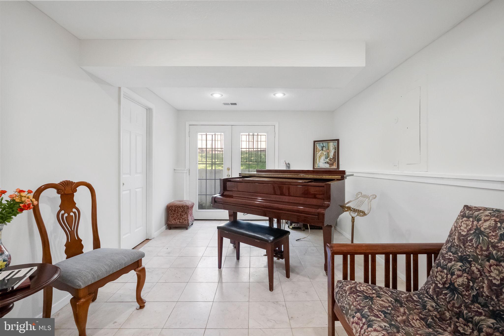 5703 OAK STAKE COURT