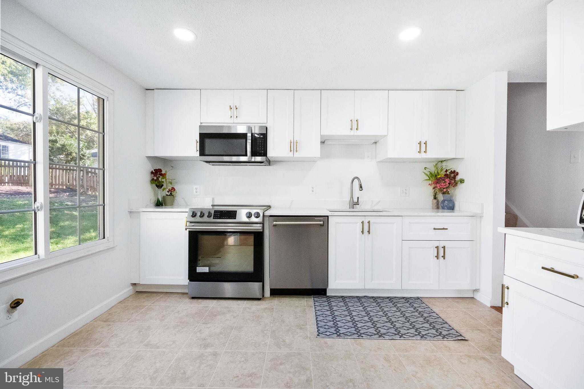 5703 OAK STAKE COURT