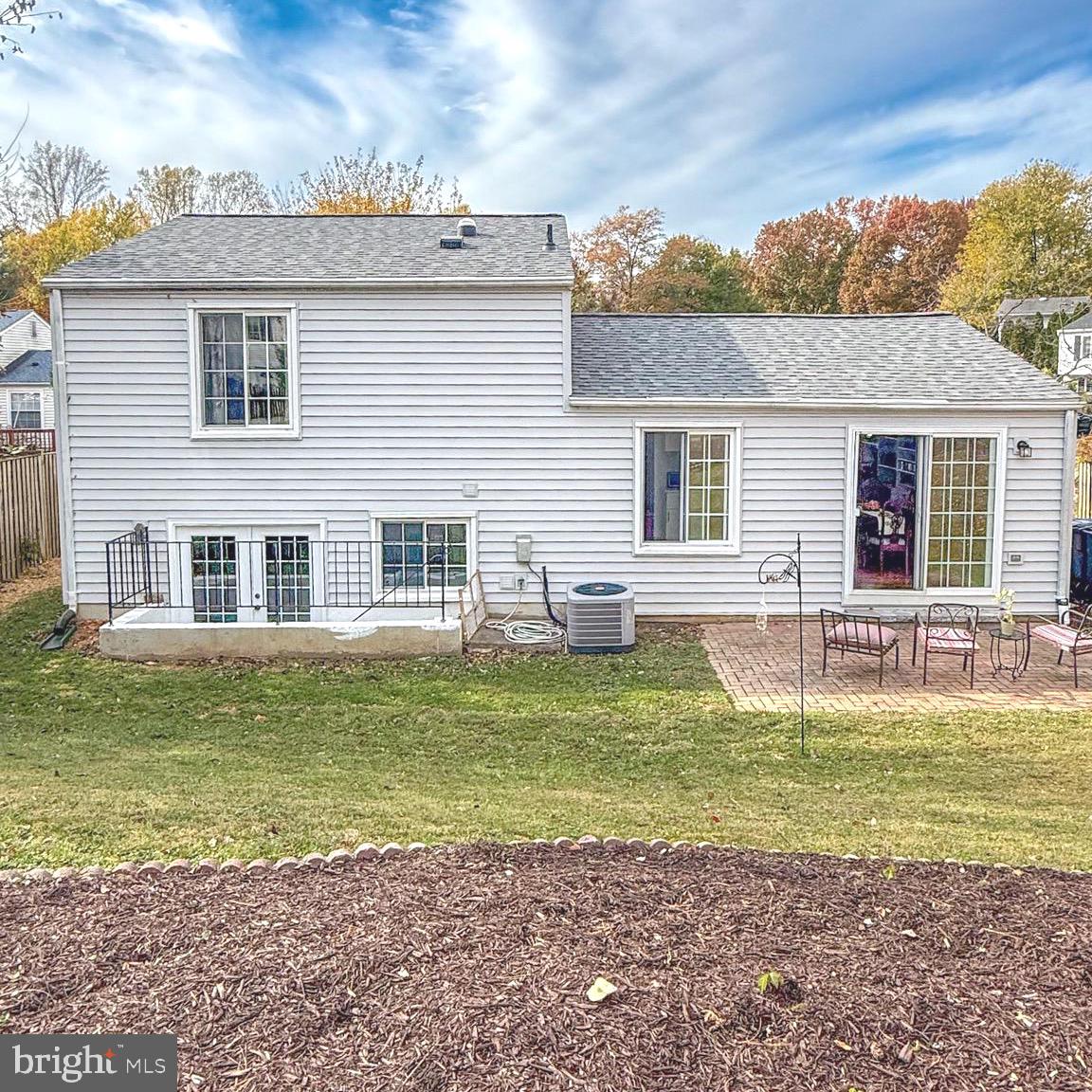 5703 OAK STAKE COURT