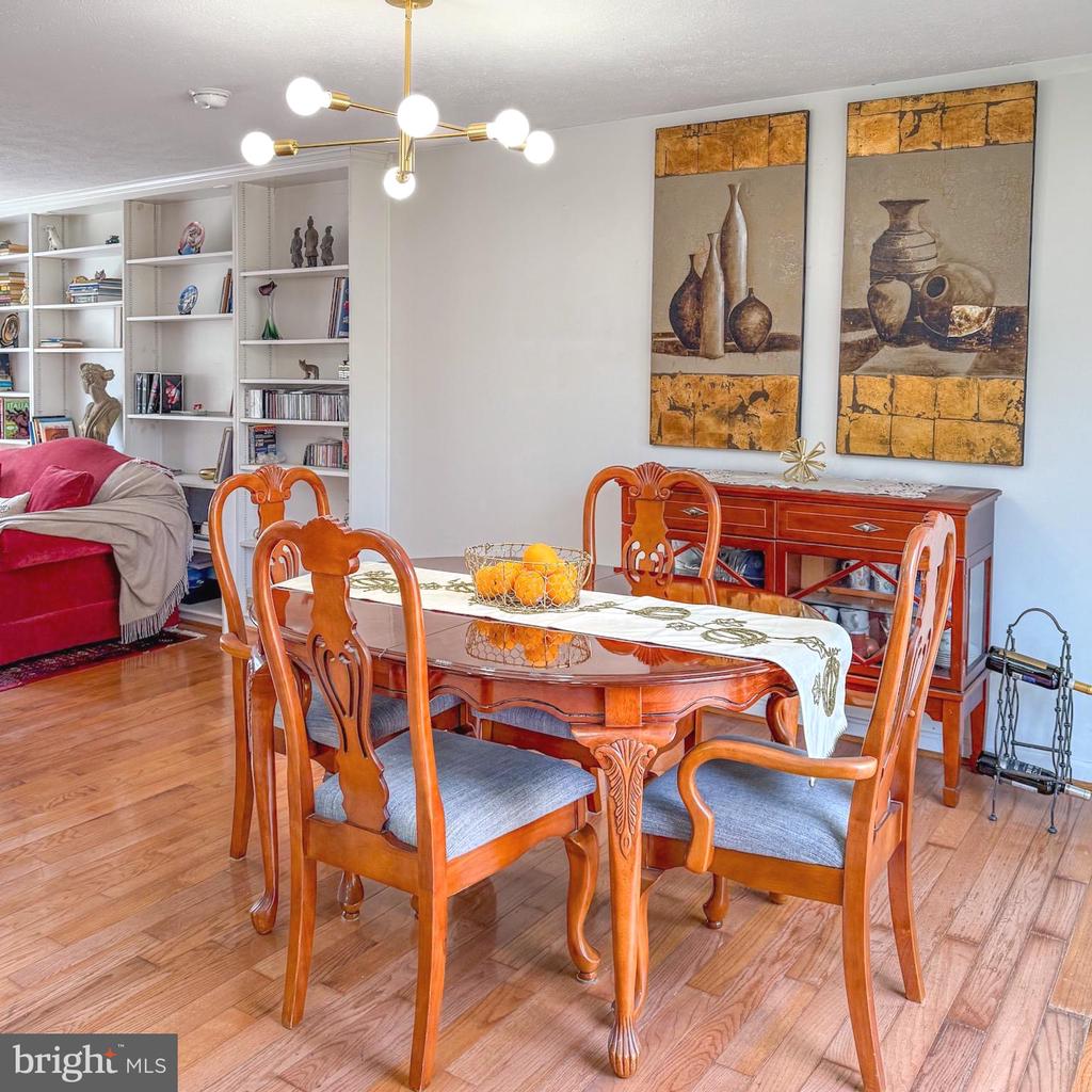5703 OAK STAKE COURT