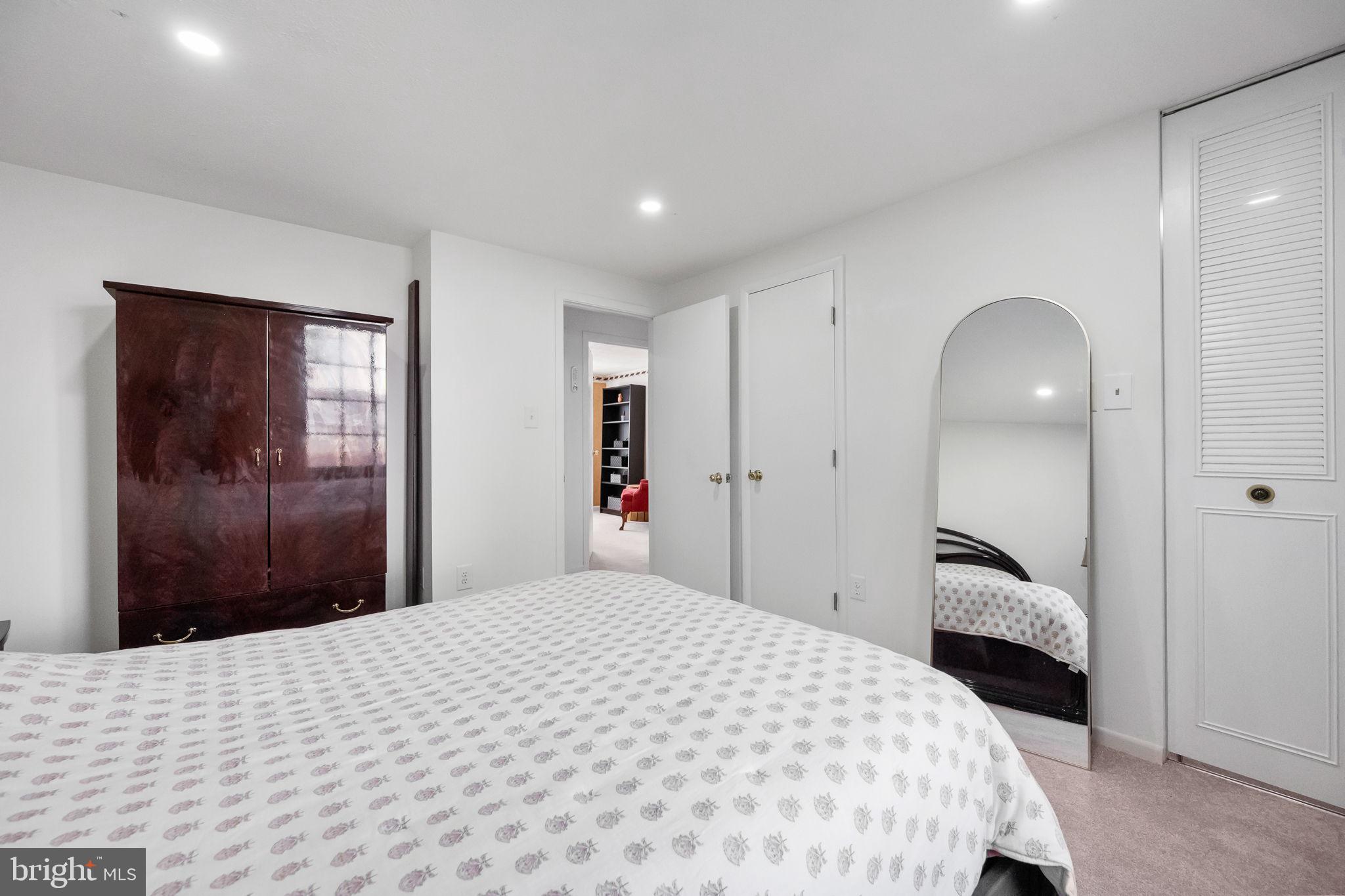 5703 OAK STAKE COURT