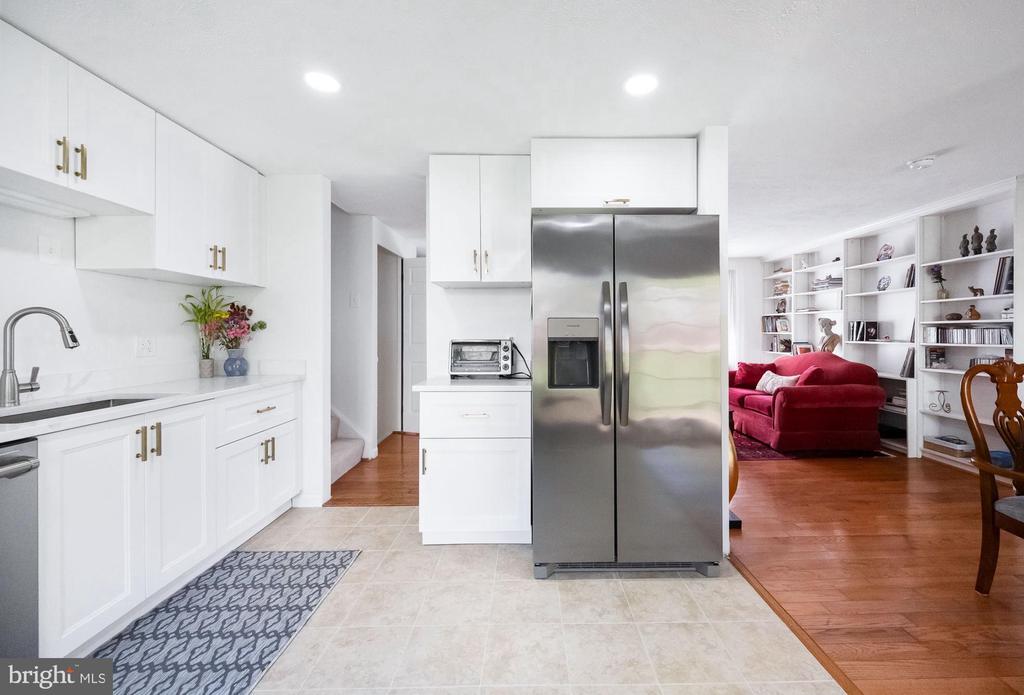 5703 OAK STAKE COURT