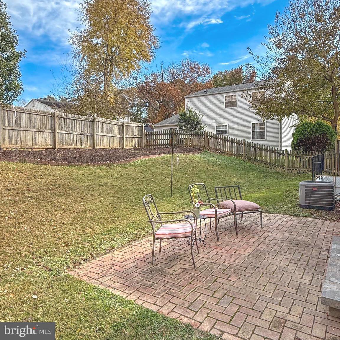 5703 OAK STAKE COURT