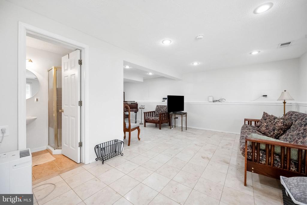 5703 OAK STAKE COURT