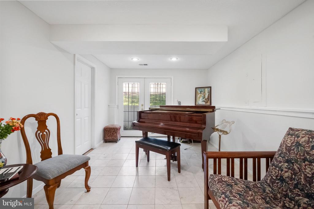 5703 OAK STAKE COURT