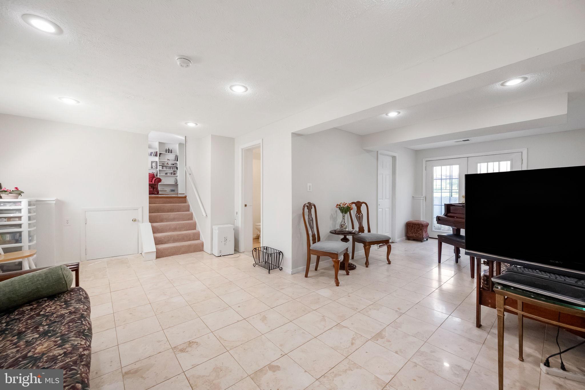 5703 OAK STAKE COURT