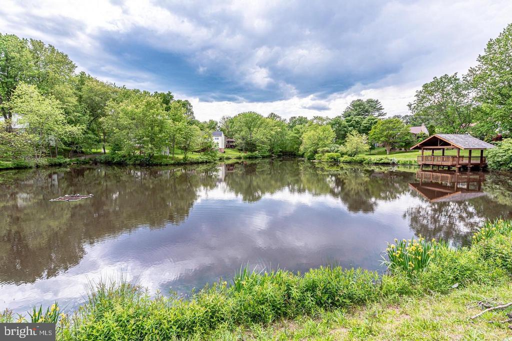 5703 OAK STAKE COURT
