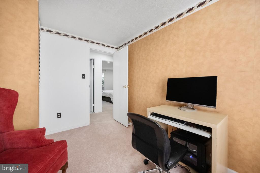 5703 OAK STAKE COURT