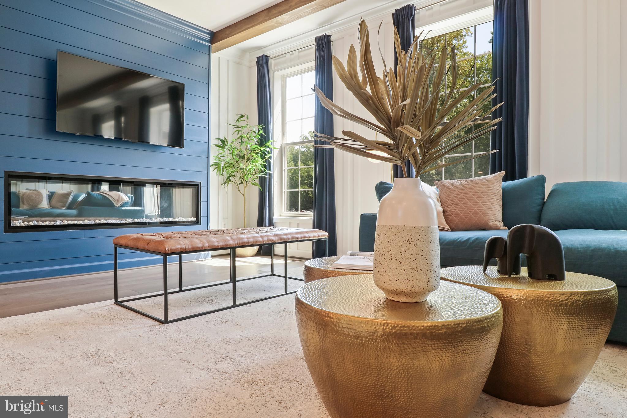 4410 FAIR LAKES COURT