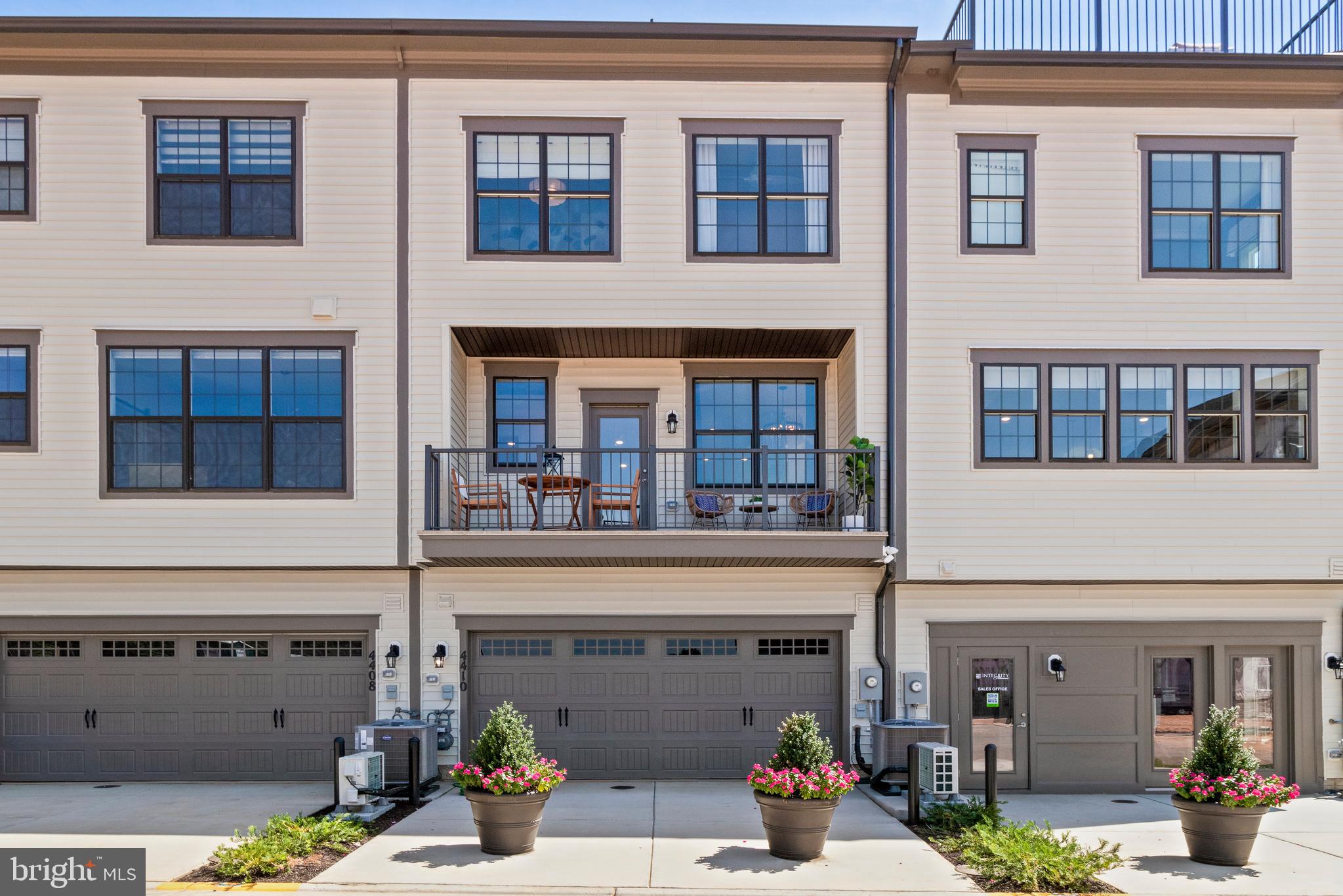 4410 FAIR LAKES COURT