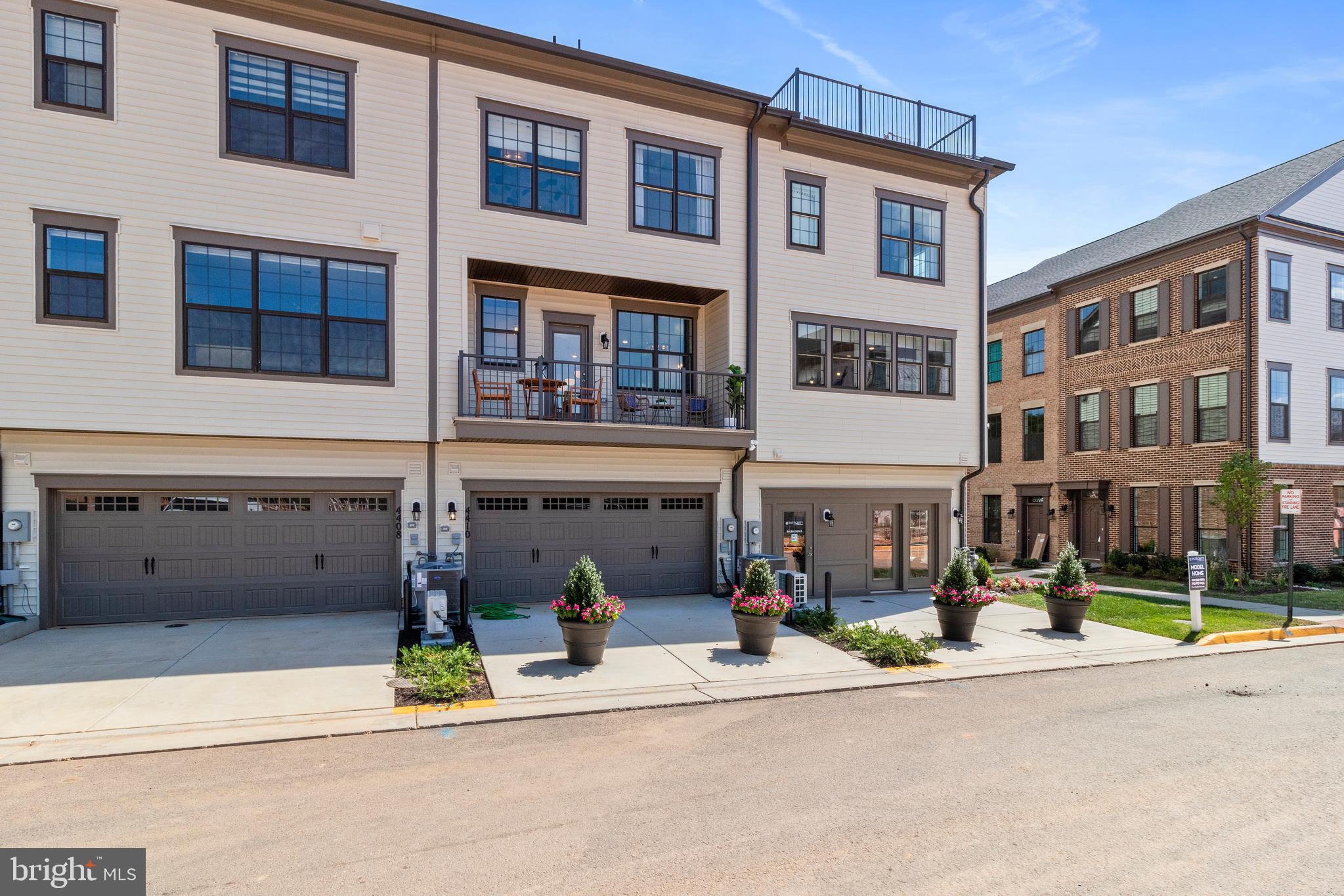 4410 FAIR LAKES COURT