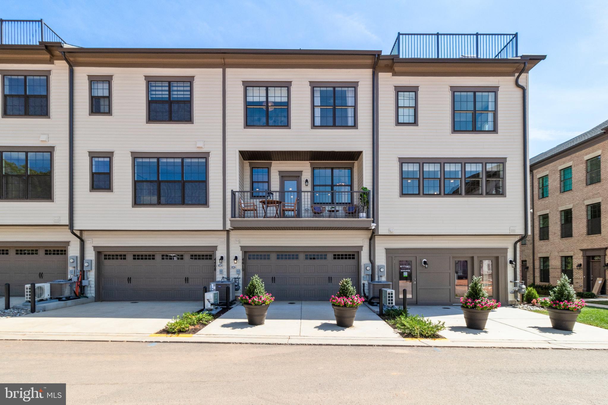 4410 FAIR LAKES COURT