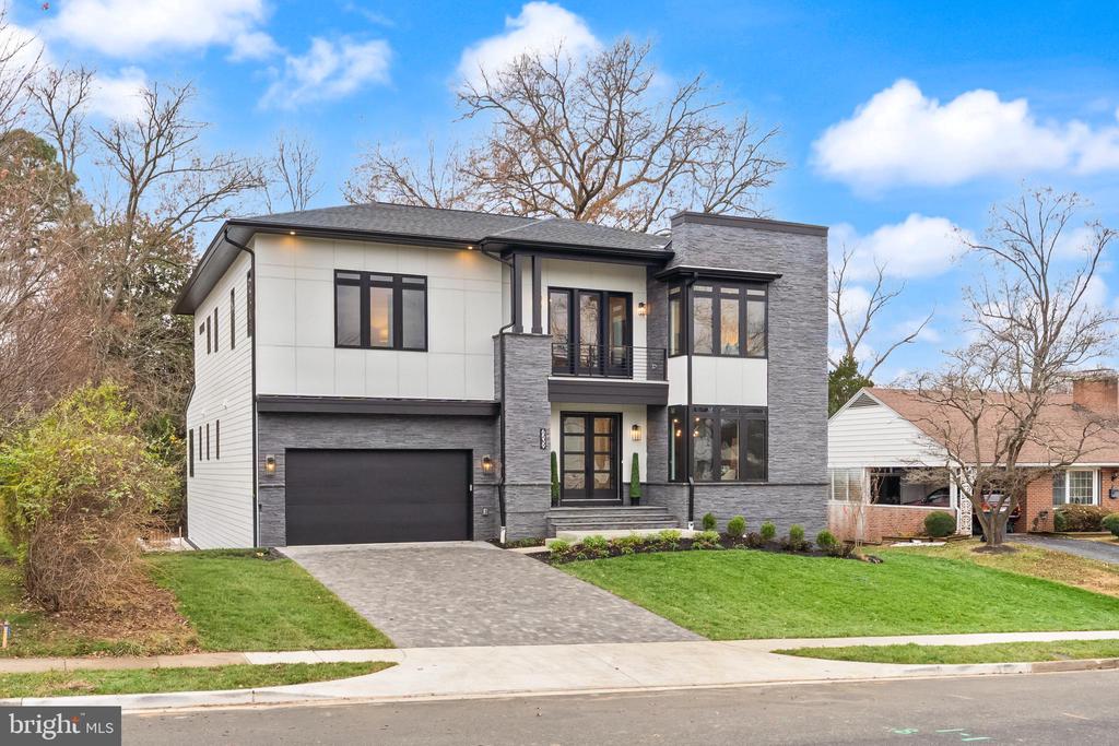 6539 FAIRLAWN DRIVE