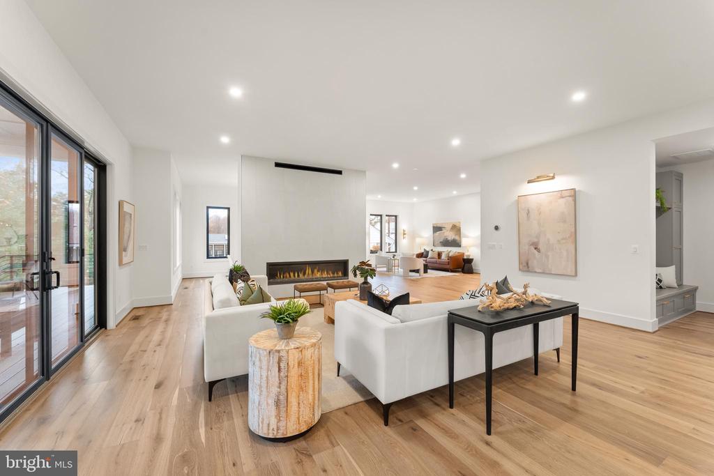 6539 FAIRLAWN DRIVE