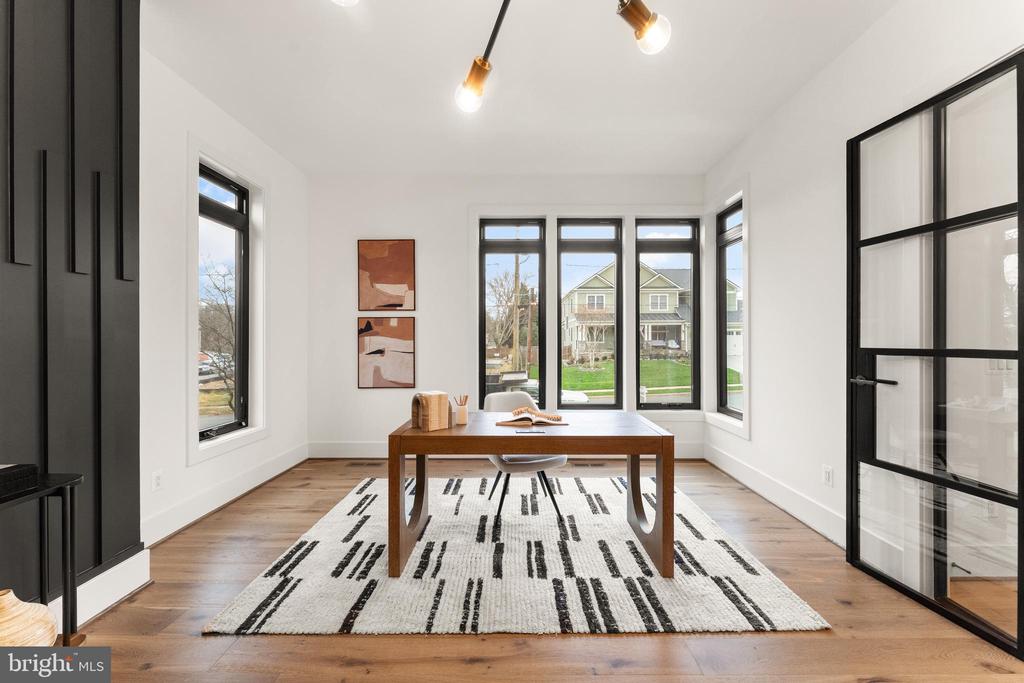6539 FAIRLAWN DRIVE