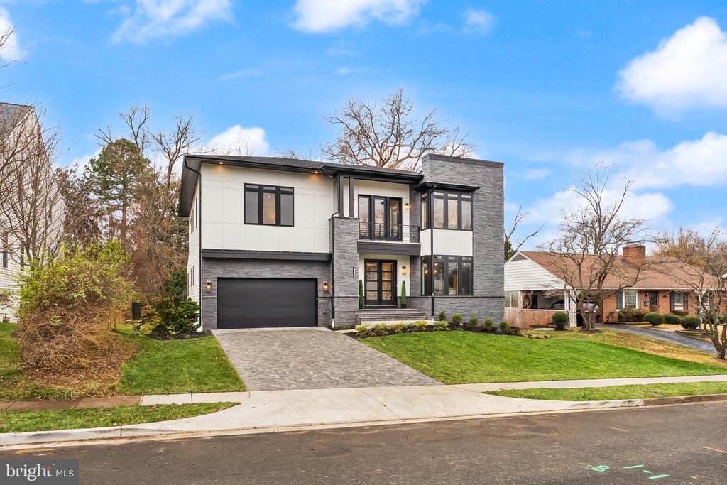 6539 FAIRLAWN DRIVE