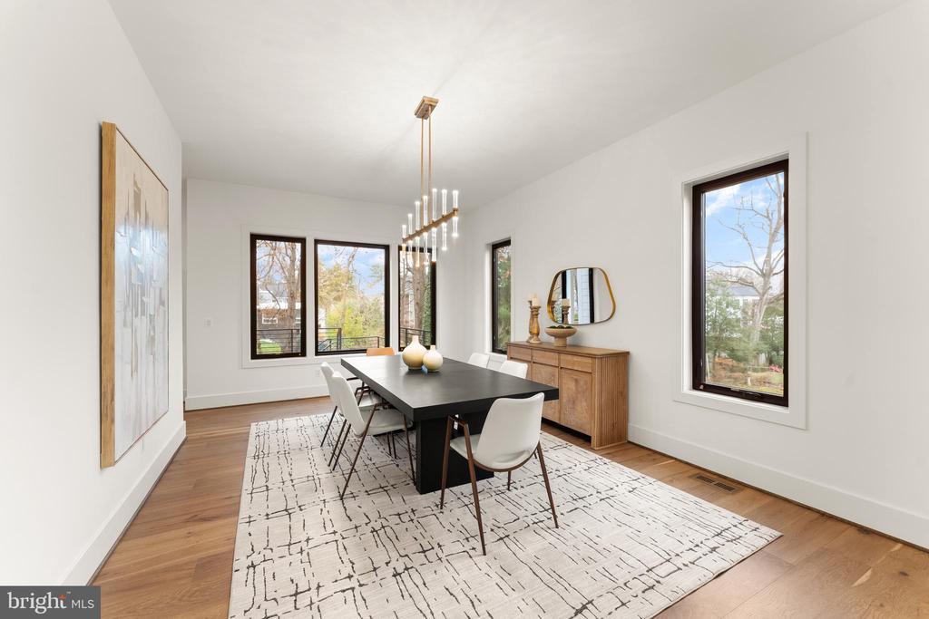 6539 FAIRLAWN DRIVE