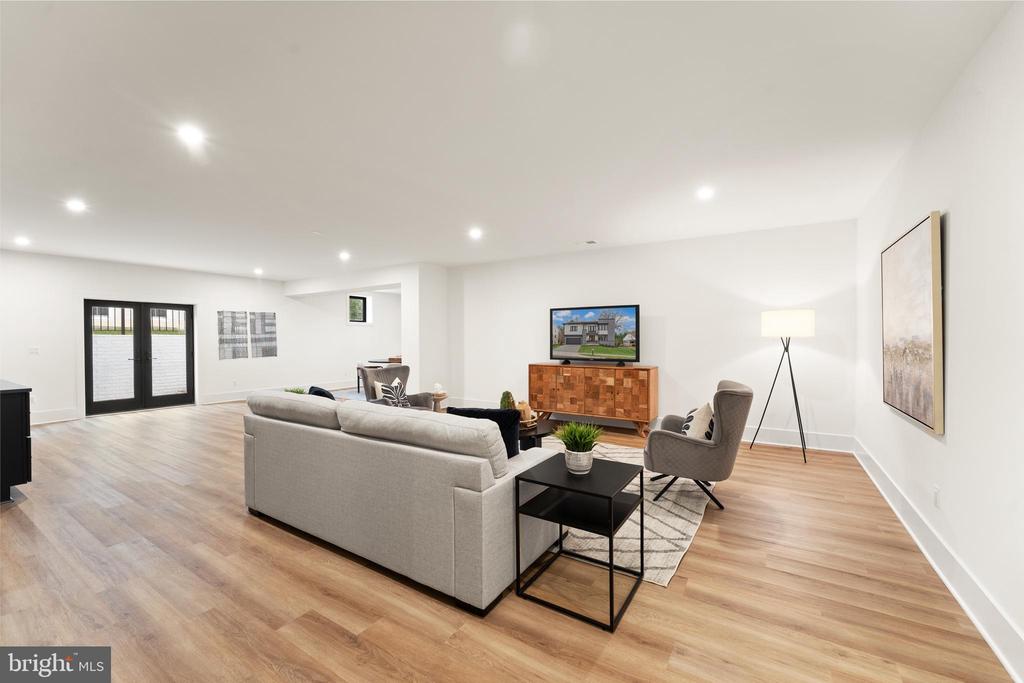 6539 FAIRLAWN DRIVE