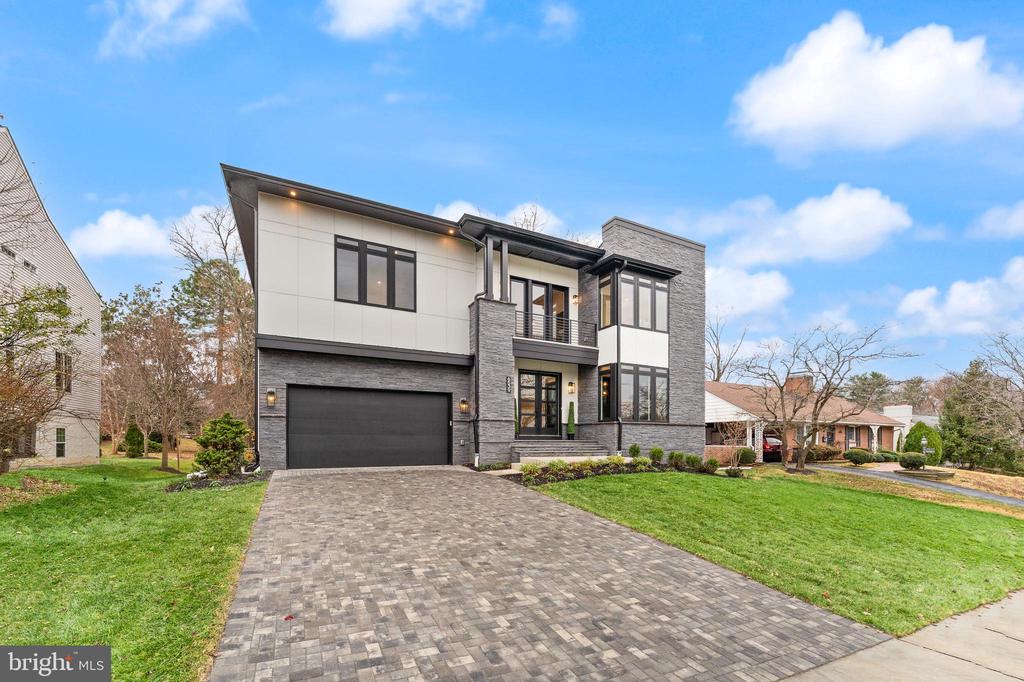 6539 FAIRLAWN DRIVE