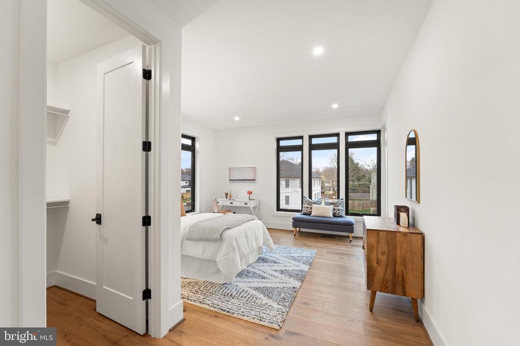 6539 FAIRLAWN DRIVE