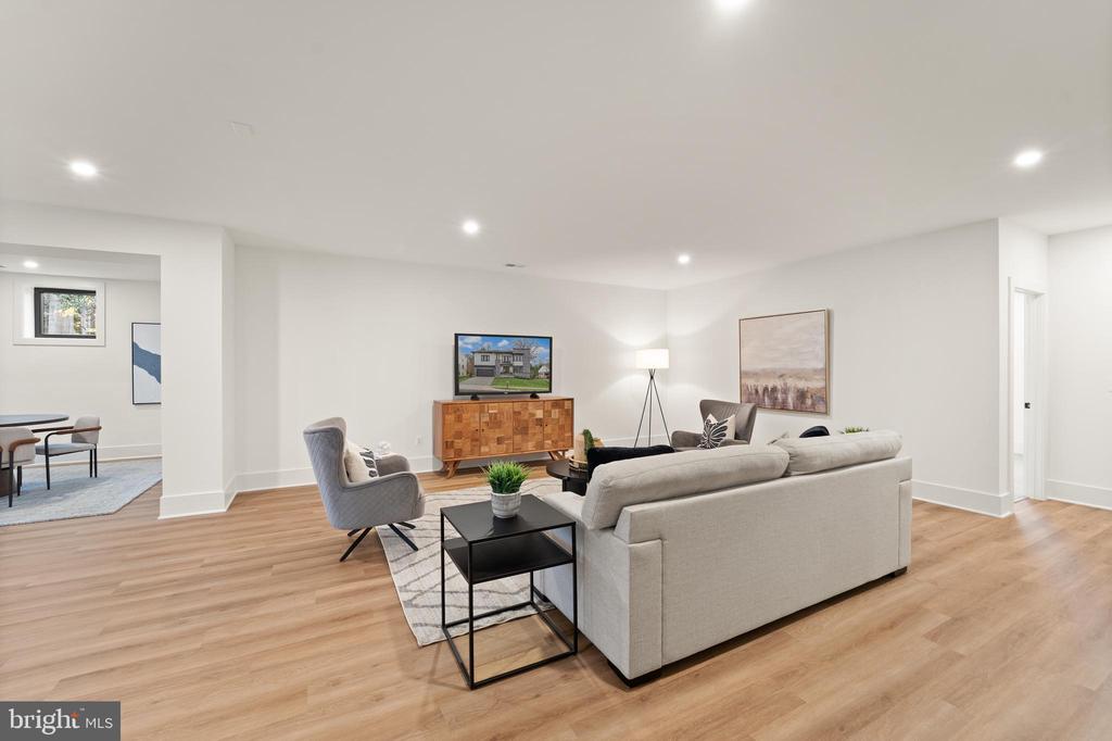 6539 FAIRLAWN DRIVE