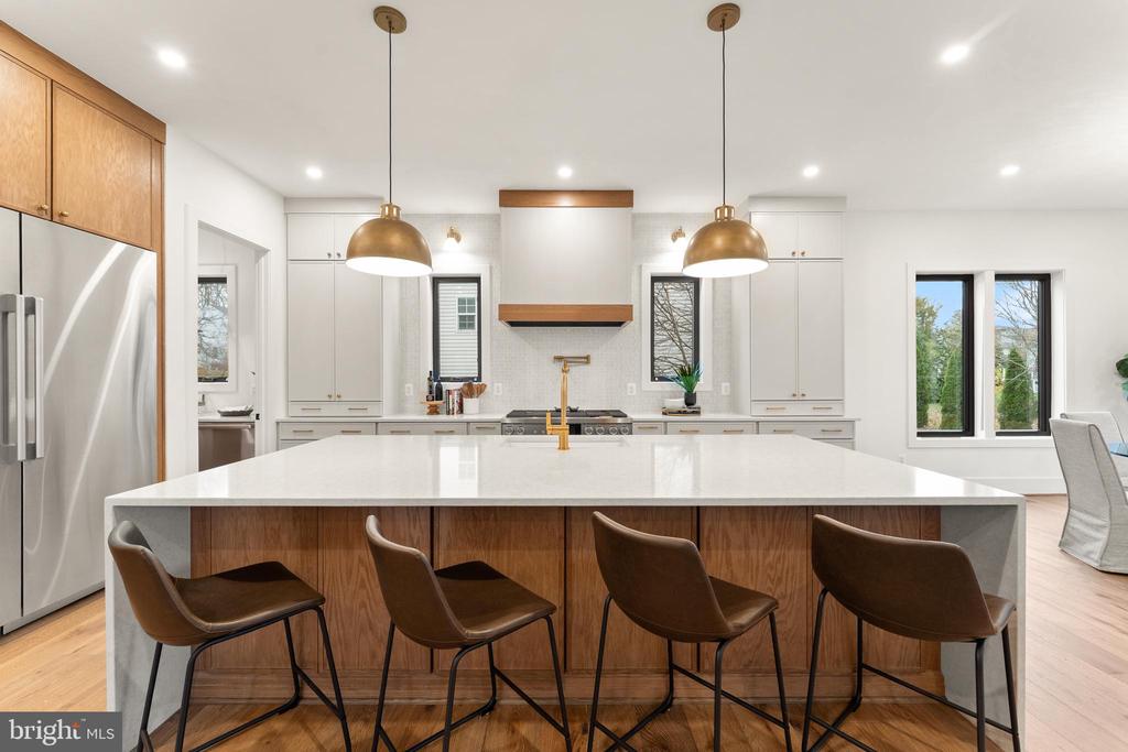6539 FAIRLAWN DRIVE