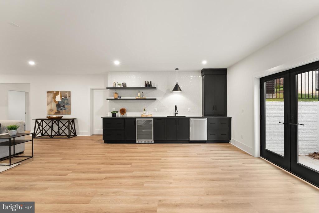 6539 FAIRLAWN DRIVE