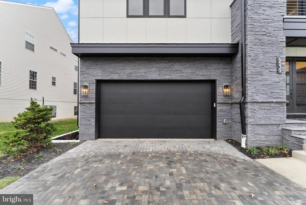 6539 FAIRLAWN DRIVE