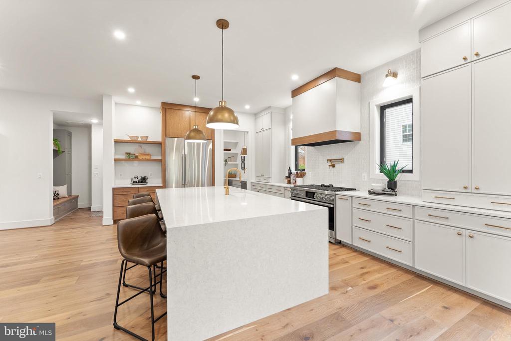 6539 FAIRLAWN DRIVE