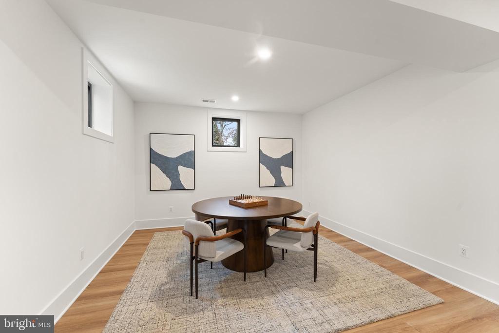 6539 FAIRLAWN DRIVE