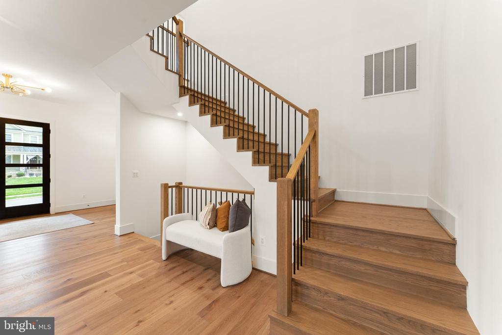 6539 FAIRLAWN DRIVE