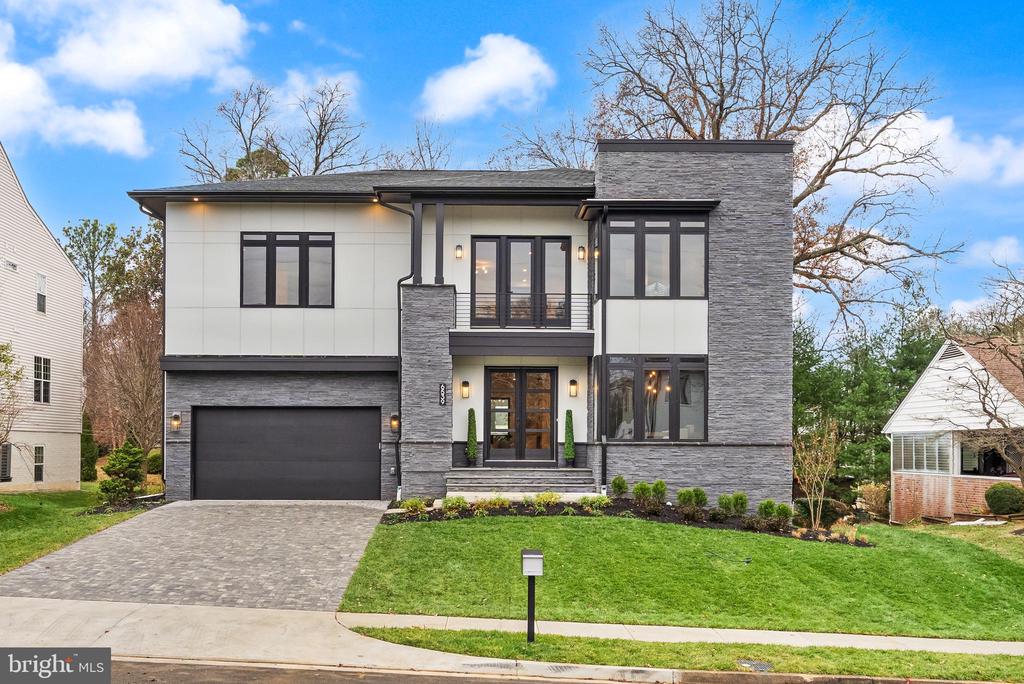 6539 FAIRLAWN DRIVE