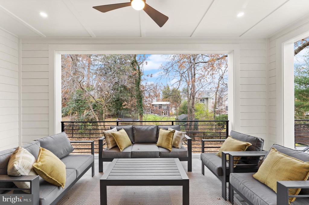 6539 FAIRLAWN DRIVE