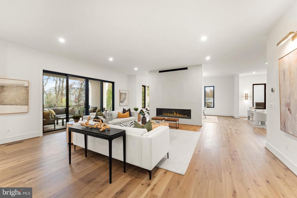 6539 FAIRLAWN DRIVE