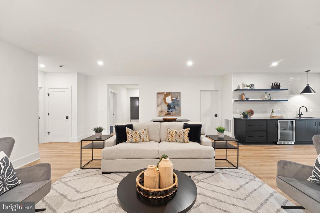 6539 FAIRLAWN DRIVE