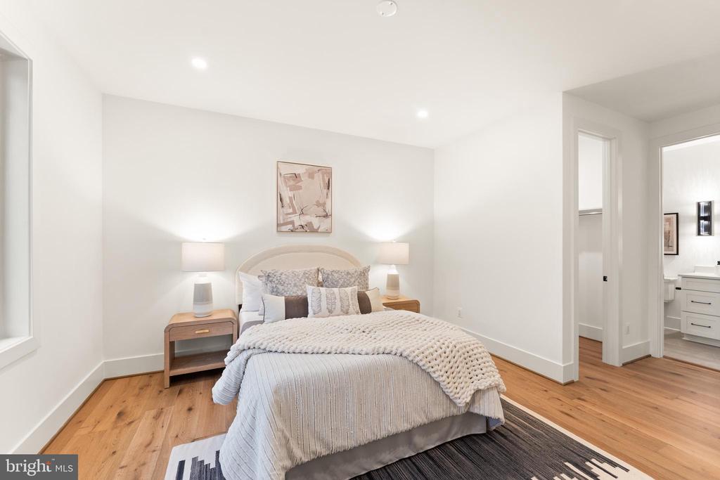 6539 FAIRLAWN DRIVE