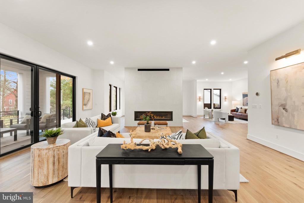 6539 FAIRLAWN DRIVE