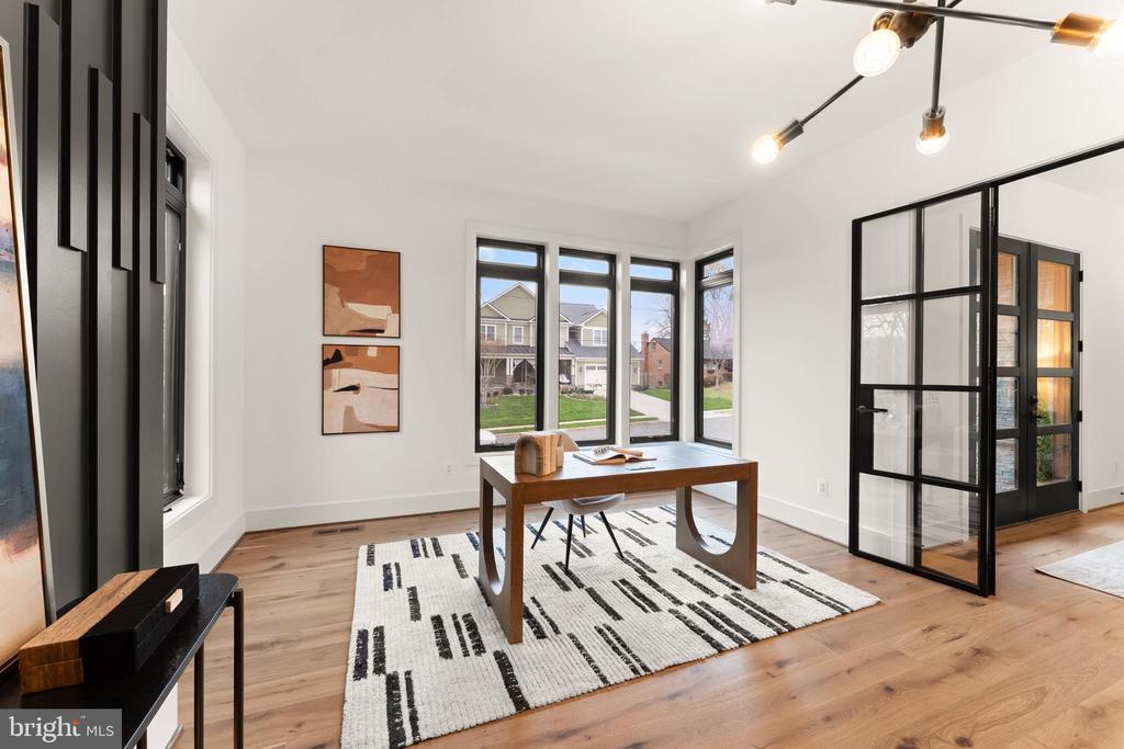 6539 FAIRLAWN DRIVE
