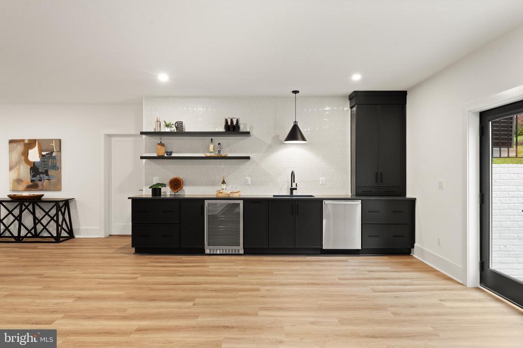 6539 FAIRLAWN DRIVE