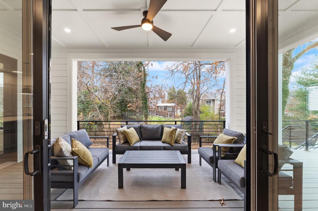 6539 FAIRLAWN DRIVE